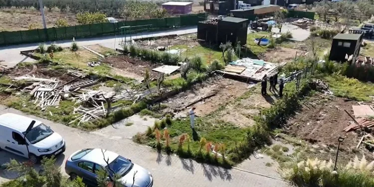 Bursa’da kaçak 63 tiny house yıkıldı