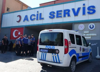 Güvenlik görevlisi, temizlik görevlisi kadını bıçakladı