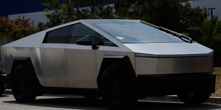Tesla, 27 bin aracını geri çağırıyor