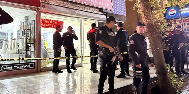 Şakalaştığı arkadaşını silahla öldürdü