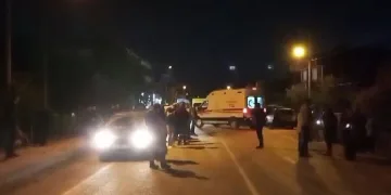 Isparta’da otomobil yayalara çarptı