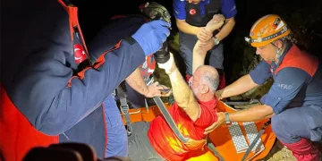 Kalp Rahatsızlığı Geçiren Adam Sahil Güvenlik Helikopteriyle Kurtarıldı