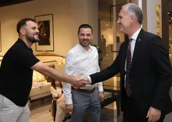 İnegöl’de mobilya şöleni devam ediyor
