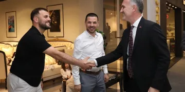İnegöl’de mobilya şöleni devam ediyor
