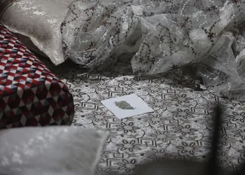 Kamyonet şarampole yuvarlandı: 1 yaralı
