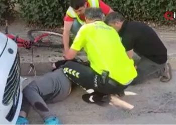 Bursa’da otomobil bisikletli çocuğa çarptı