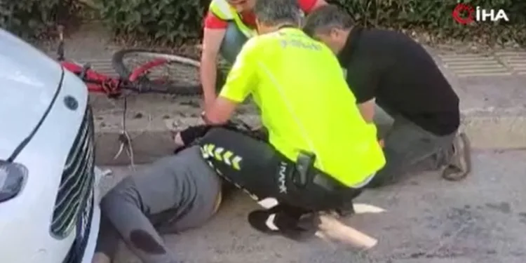 Bursa’da otomobil bisikletli çocuğa çarptı