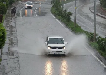 Zonguldak’ta aşırı yağışlar hayatı olumsuz etkiledi