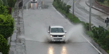 Zonguldak’ta aşırı yağışlar hayatı olumsuz etkiledi