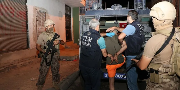 Mersin’de 14 ile 15 yıl arasında hapis cezası bulunan 3 şahıs yakalandı