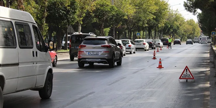 İstanbul’da kaçak silah üretilen lüks rezidansa operasyon: 9 gözaltı