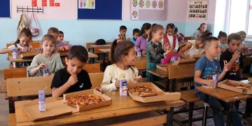 Mardin’de 65 öğrenci ilk defa pizza tattı