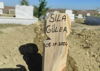 Sıla bebek dedesinin soyadı ile defnedildi