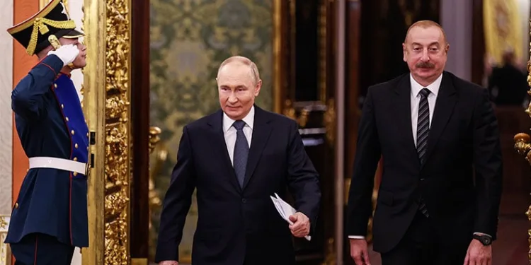 Aliyev, Putin ile görüştü