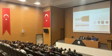 Eyüpsultan’da yolda para bulan 3 kız öğrenciden örnek davranış