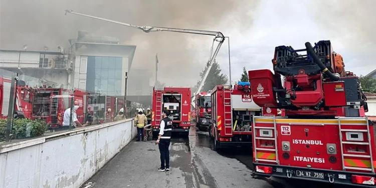 Soğuk hava deposu yangını kontrol altına alındı