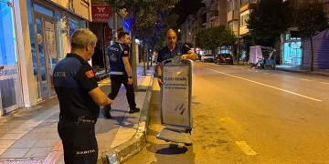 Gemlik’te kaldırım işgaliyle mücadele sürüyor