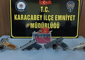 Karacabey’de bir evde 4 adet tabanca ele geçirildi