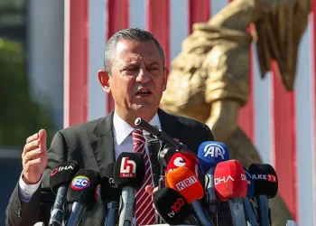 Özgür Özel, Ankara Garı’ndaki anıt açılışına katıldı
