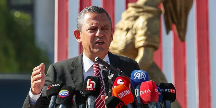 Özgür Özel, Ankara Garı’ndaki anıt açılışına katıldı