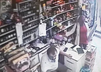 Kendisine ait olmayan kargo paketini böyle çaldı