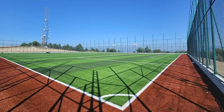 Osmangazi Belediyesi’nden Gündoğdu’ya futbol sahası