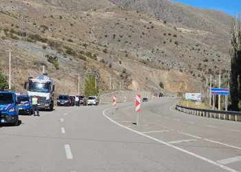 4 yaşındaki çocuk mikserin altında kalmaktan son anda kurtuldu