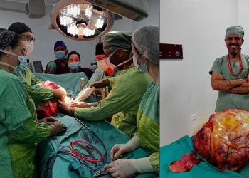 Trabzon’da bir hastanın karnından 26 kg tümör çıktı