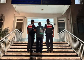 Evinin deposunda ürettiği alkolleri satan şüpheli yakalandı