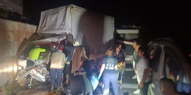 Bursa’da 7 araç zincirleme kazaya karıştı: 4 yaralı