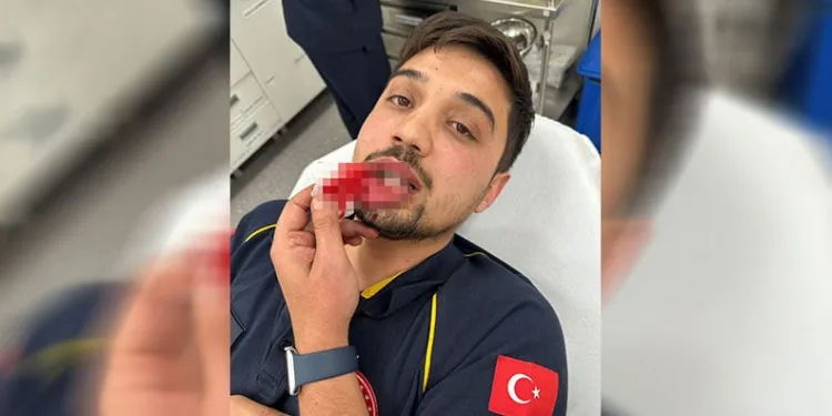 Bursa’da ambulans şoförü darp edildi