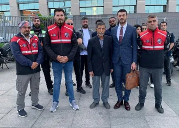Antakya’da apartmanın çatısında yangın çıktı