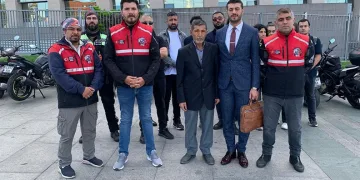 Antakya’da apartmanın çatısında yangın çıktı
