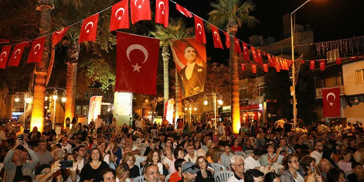 Mütareke 102. yıl etkinliklerine görkemli final