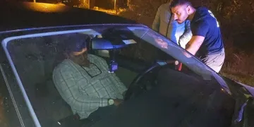 Aracın içinde sızıp kalınca vatandaşlar öldü zannetti