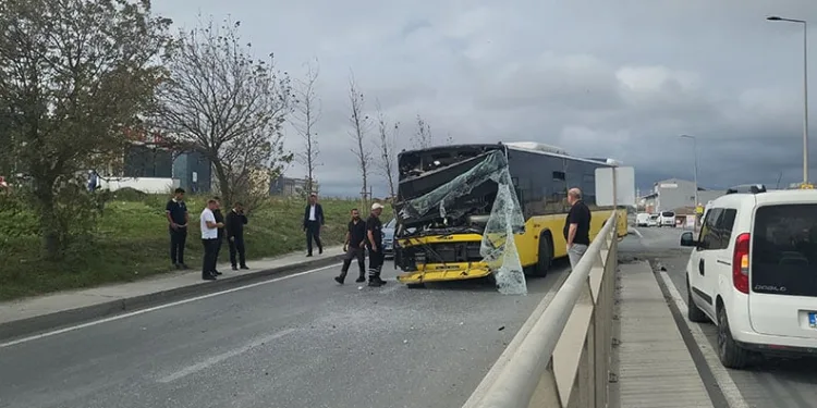 İstanbul’da 2 otobüs çarpıştı: 2 yaralı