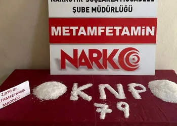 Adım adım takip edilen uyuşturucu satıcısı buluşma noktasında suçüstü yakalandı