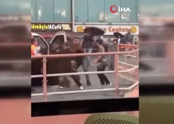 Ankara’da eğlence merkezinde bir kişi görüştüğü kadını öldürdükten sonra kendini vurdu
