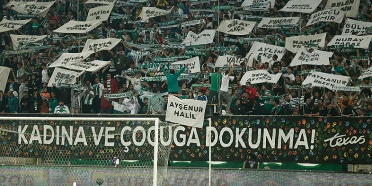 Bursaspor, öldürülen kadınları unutmadı
