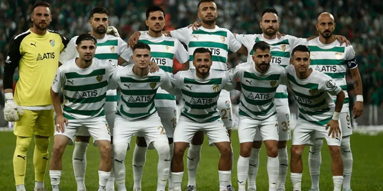 Bursaspor, tüm liglerde gol yemeyen tek takım unvanını koruyor