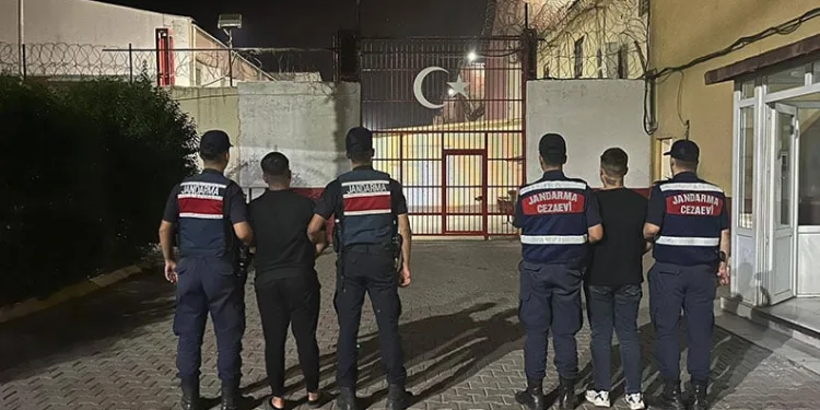 Öğrenciler ile terör örgütü mensuplarını buluşturan dernek yöneticisi yakalandı