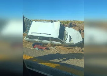 Manavgat’ta kamyonet ile otomobil çarpıştı: 2 yaralı