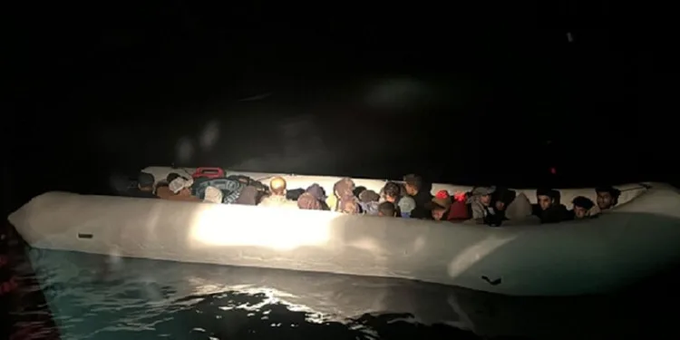 Parkta bıçaklı kavga, yaralanan iki kişi hastaneye kaldırıldı
