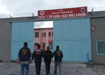 FETÖ’nün sözde “Bölge Talebe Mesulü” yakalandı: 2 gözaltı