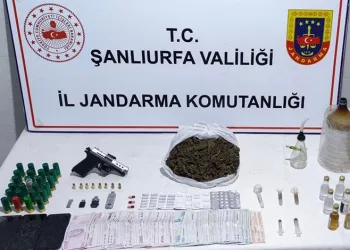 Aksaray’da cip ile kamyonet çarpıştı: 3 yaralı