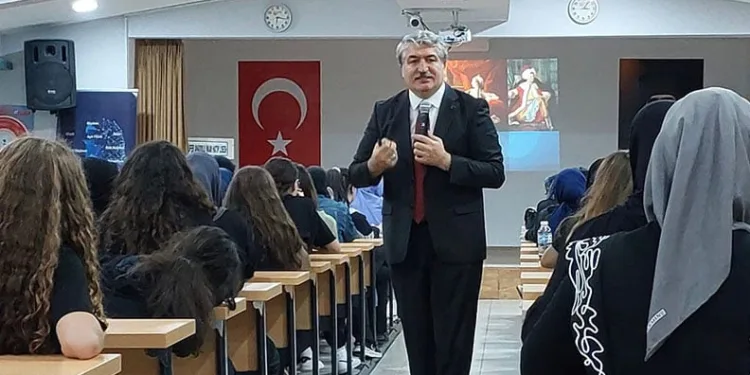 Ödüllü bilim insanları gençlerle buluştu