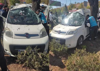 Gaziantep’te kontrolden çıkan araç ağaca çarparak durabildi: 2 yaralı
