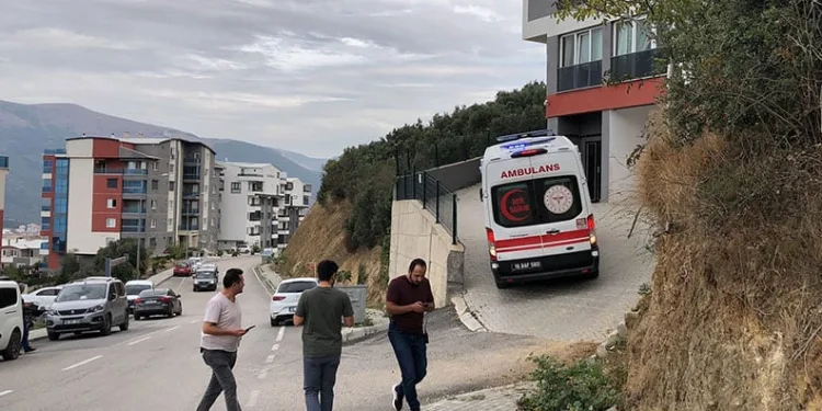 Bursa’da ayrılma aşamasındaki eşini silahla yaraladı