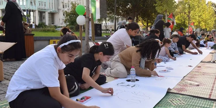 Gazze’de ölen çocuklara dikkat çekildi