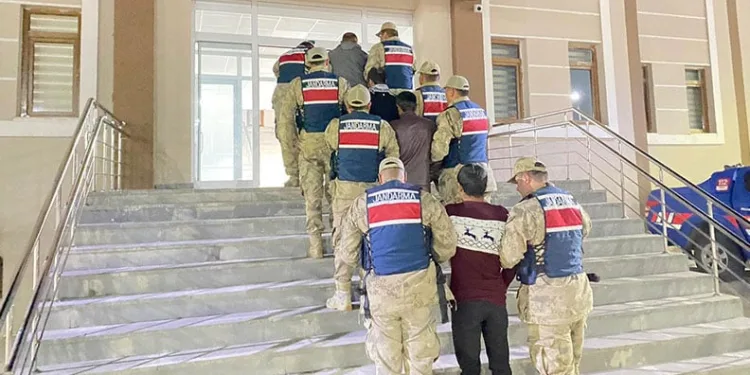 Samsun’da örtü yangını korkuttu